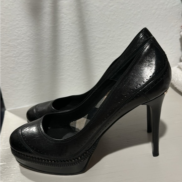 Burberry heels - Picture 2 of 5